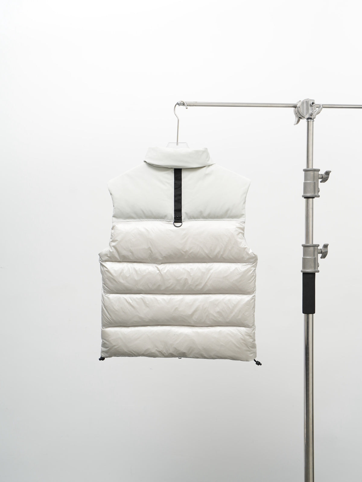 Moose Knuckles Gold Collection Puffer Down Vest – White