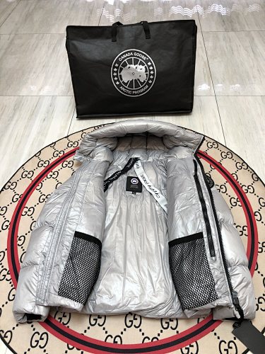 Canada Goose Crofton 2252 Hooded Puffer Down Jacket