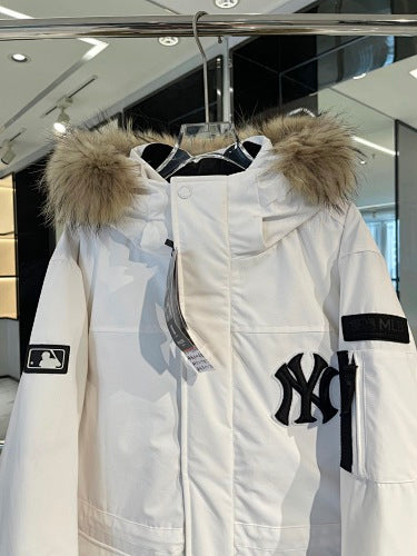 MLB NY Yankees Hooded Down Jacket with Fur Collar – White