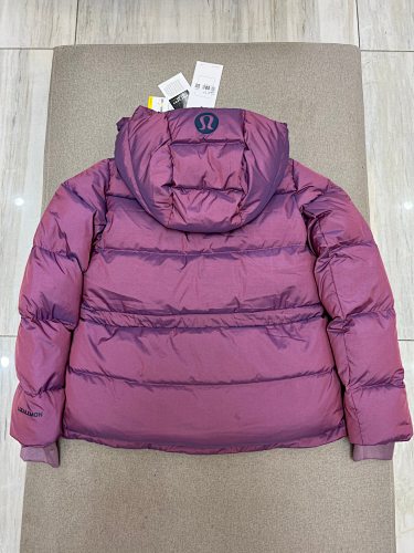 Lululemon Wunder Puff Jacket – Windproof & Water-Repellent