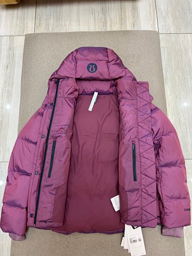 Lululemon Wunder Puff Jacket – Windproof & Water-Repellent