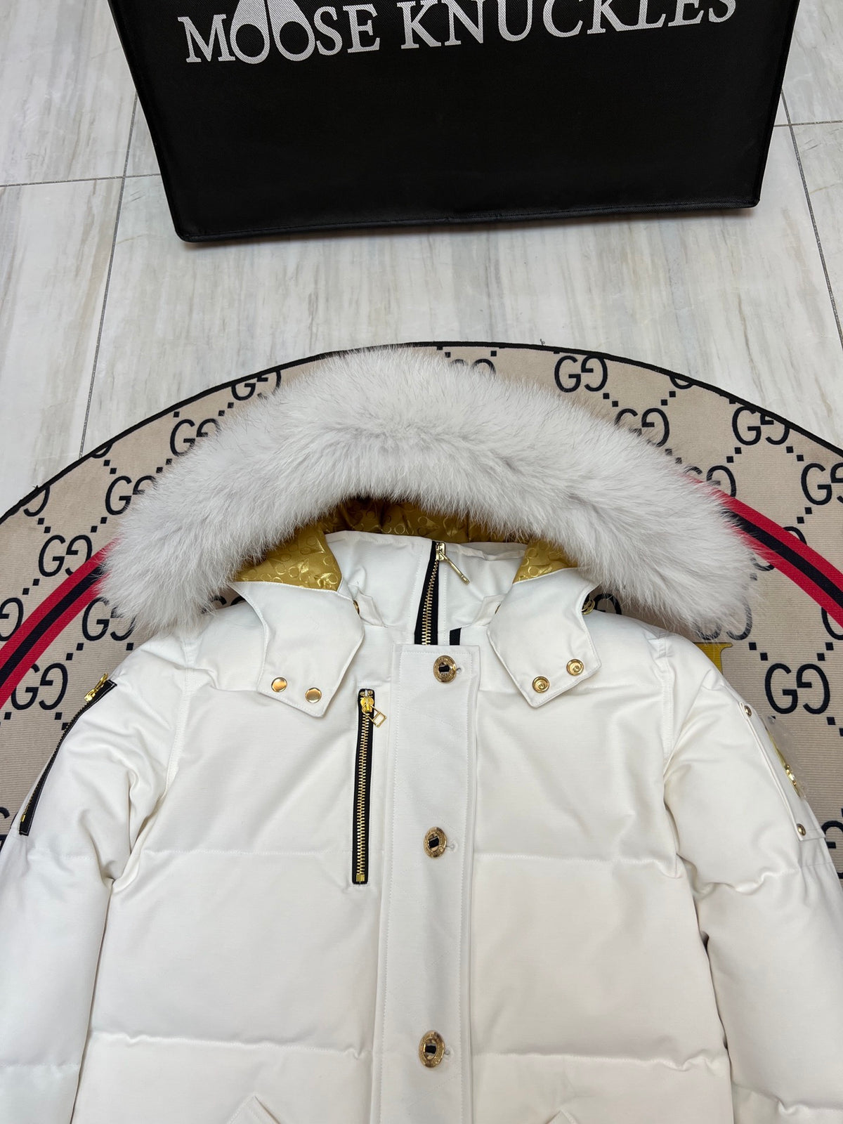 Moose Knuckles Women's Short Parka – White (Fur Hood)