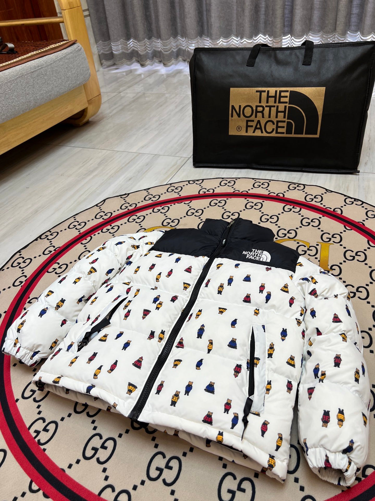 The North Face 1996 Retro Nuptse Kids Down Jacket – White Bear Print