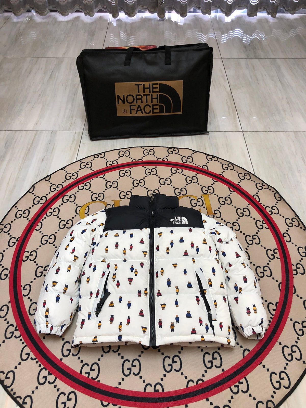 The North Face 1996 Retro Nuptse Kids Down Jacket – White Bear Print